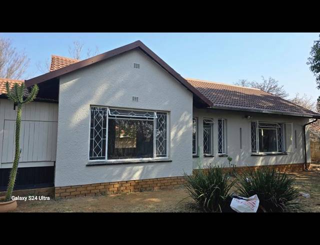 3 BEDROOM HOUSE FOR SALE IN GROENEWEIDE